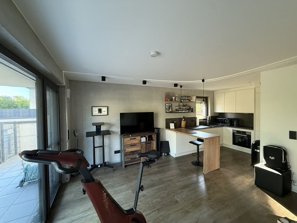 Hochwertige 2-Zimmer-Erdgeschosswohnung mit Küche und Garten