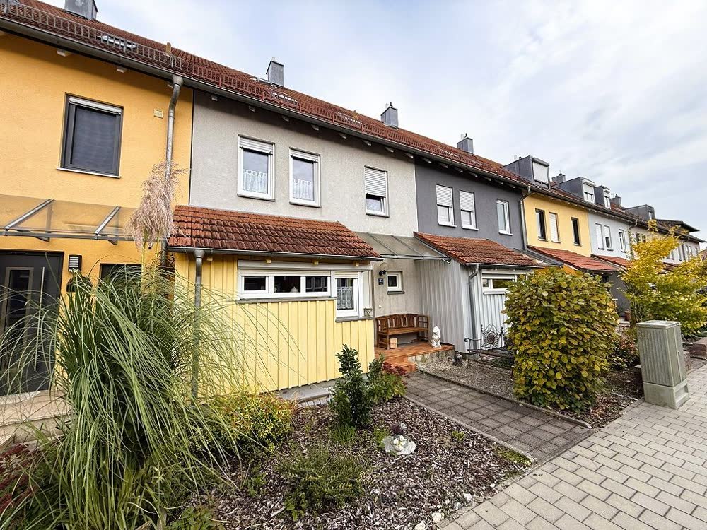 Reihenmittelhaus mit Garten und Garage
