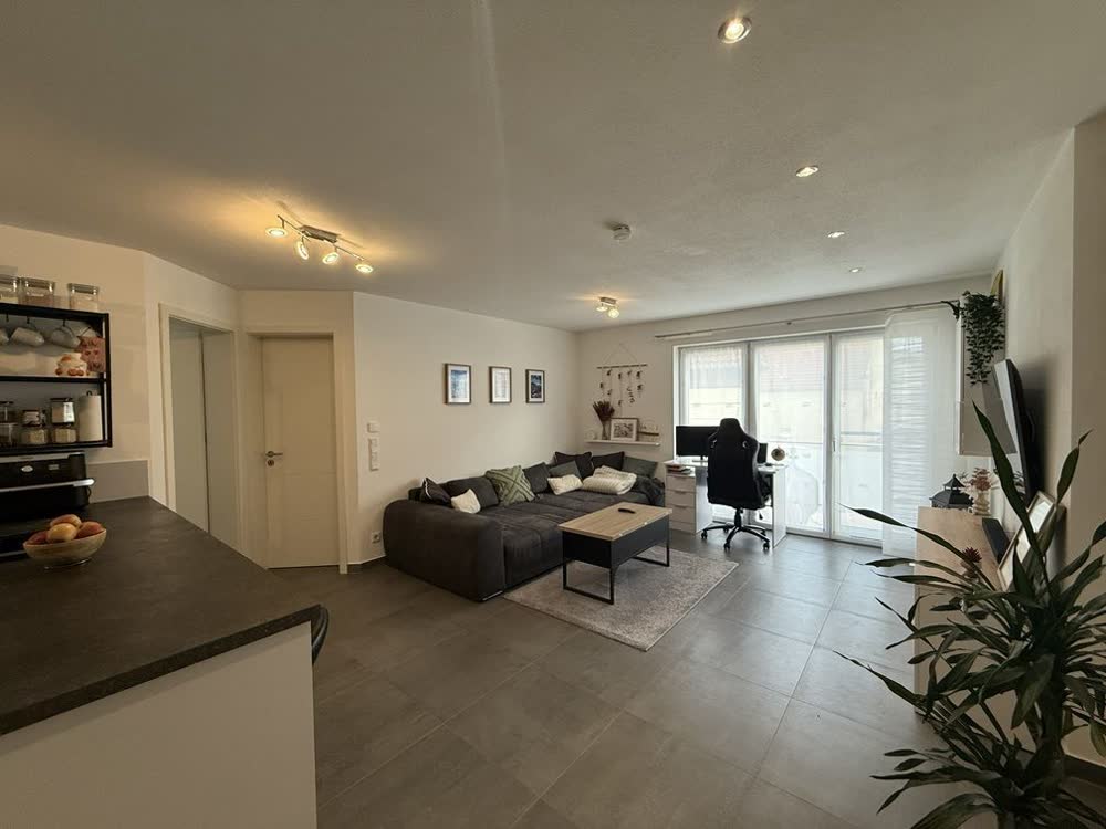 Moderne 2-Zimmerwohnung mit Küche, Balkon und Tiefgarage